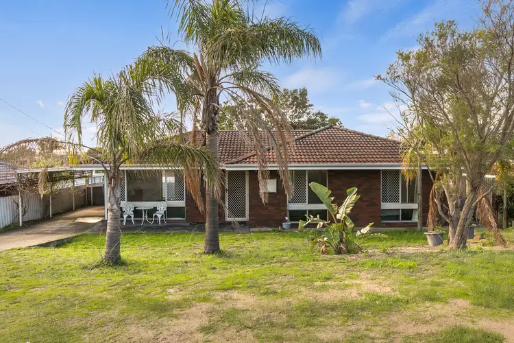 15 Madden Way, Parmelia WA 6167
