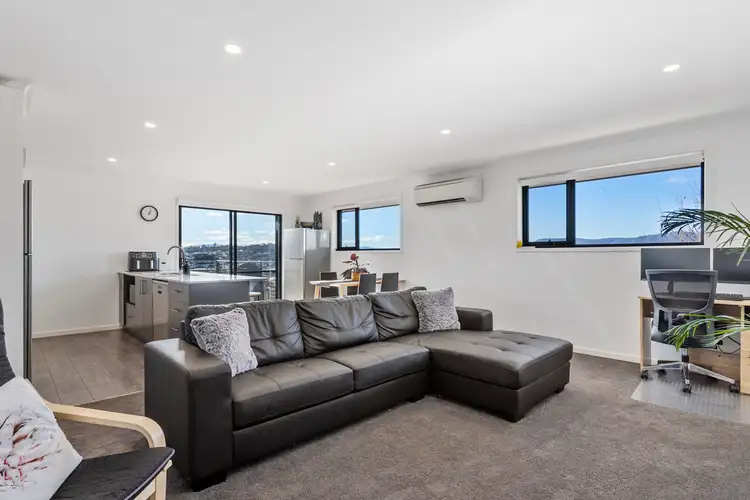 4/18 Carnegie Street, Claremont TAS 7011