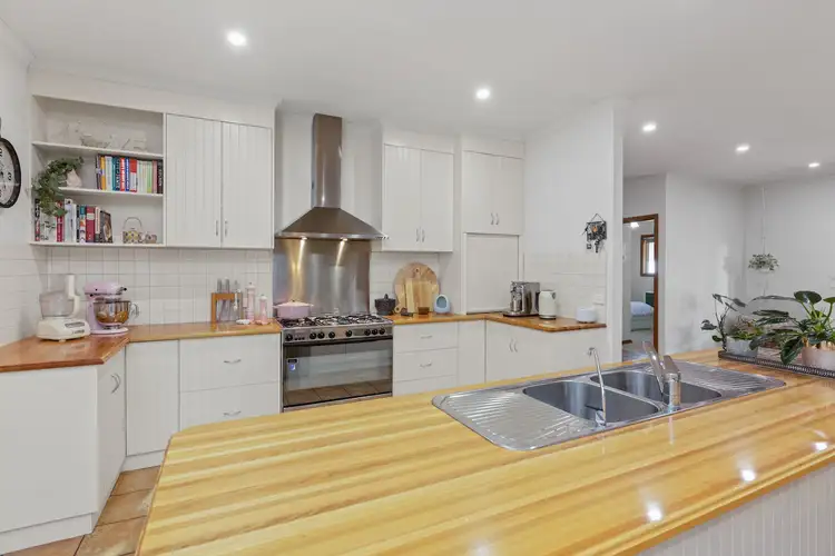 Second view of Homely house listing, 2 Akron Court, Mildura VIC 3500
