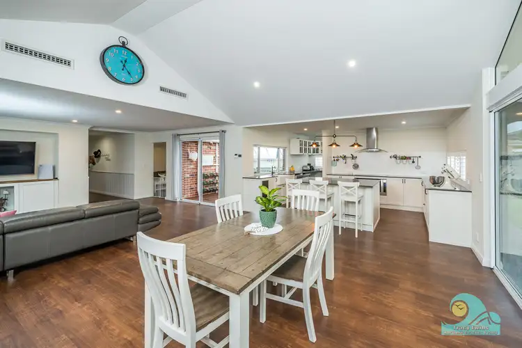 8 Compass Circle, Yanchep WA 6035
