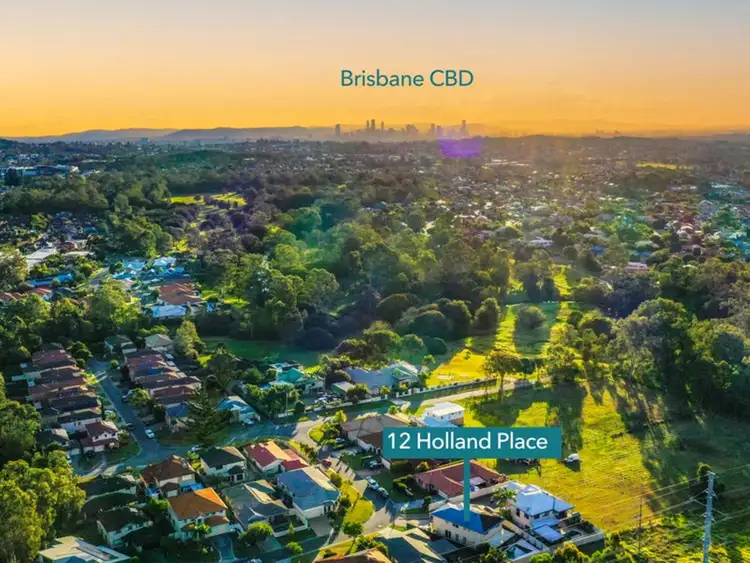 12 Holland Place, Carindale QLD 4152