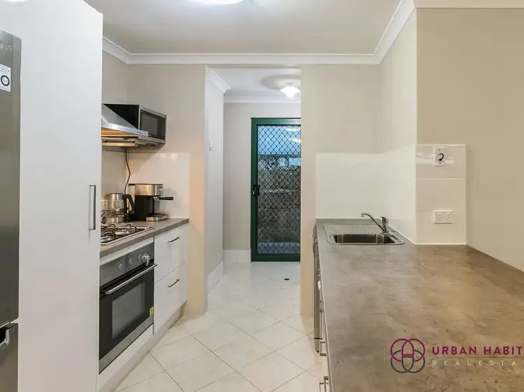 Second view of Homely house listing, 8 Hueston Lookout, Leda WA 6170