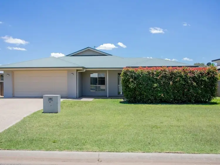 8 Sommerfeld Crescent