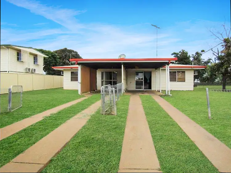 1 & 2/9 Umbrella Street, Blackwater QLD 4717