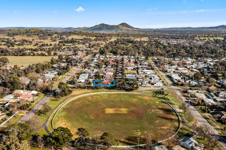 2 Cricket Street, Mansfield VIC 3722
