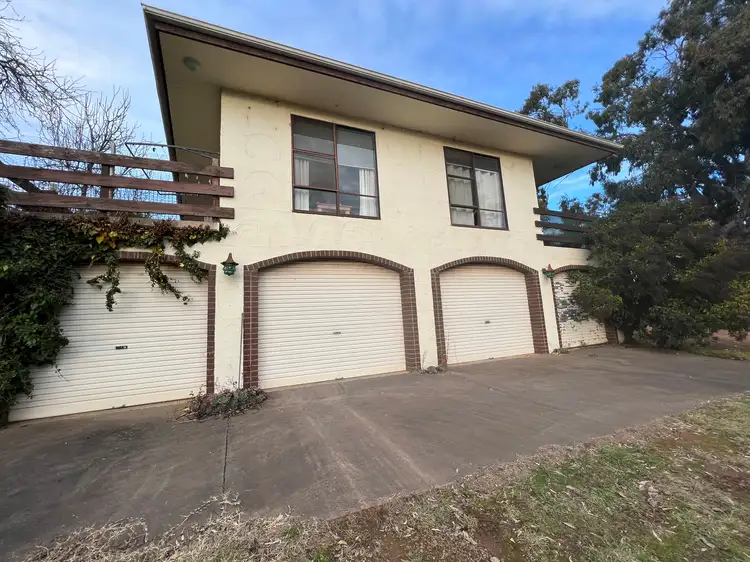 1/5 Midland Highway, Mansfield VIC 3722