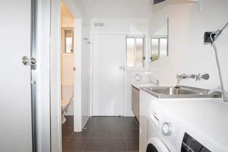 Fifth view of Homely unit listing, 5/17 Schubert Crescent, Wodonga VIC 3690