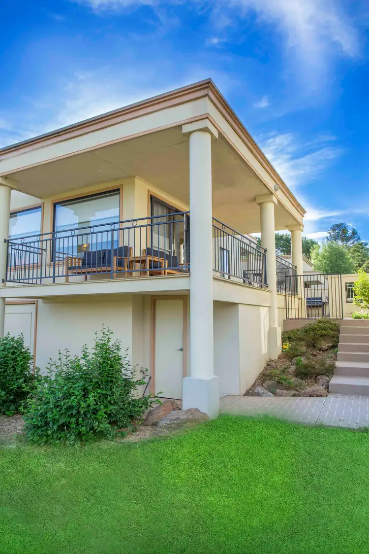 2/9 PEPPERMINT PARADE, Lake Hume Village NSW 3691