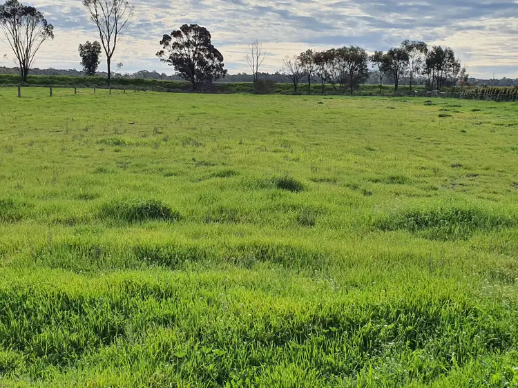 13 Sherwood Drive, Kerang VIC 3579