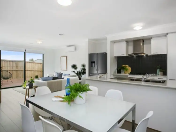 2 Hammond Street, Armstrong Creek VIC 3217