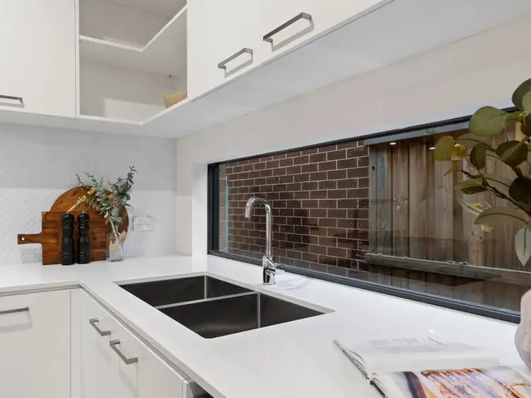 Fifth view of Homely house listing, 17 Havant Circuit, Charlemont VIC 3217