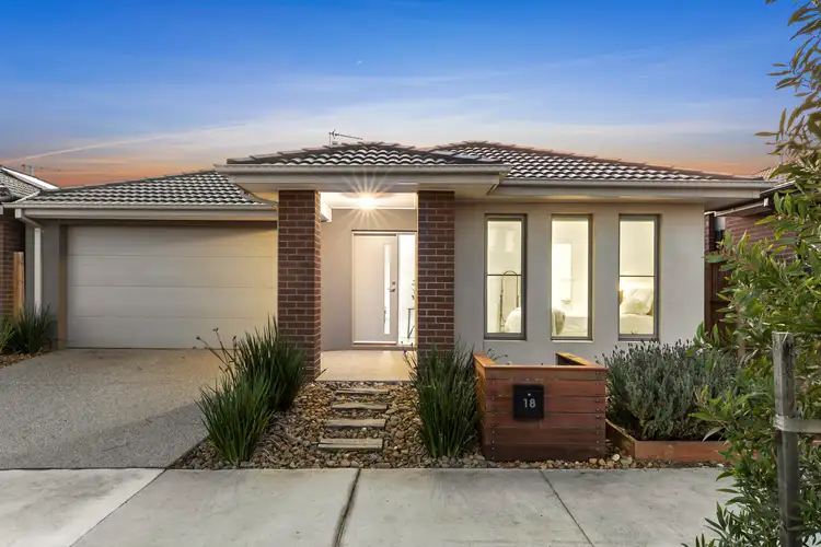 18 Vienet Avenue, Armstrong Creek VIC 3217
