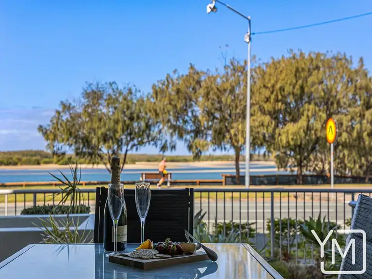 3/8 Esplanade, Golden Beach QLD 4551