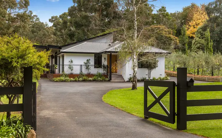 4 Hotham Avenue, Mount Macedon VIC 3441