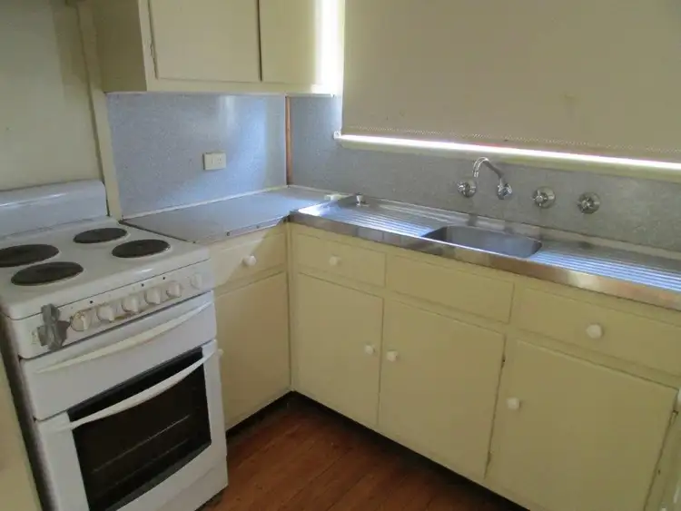 Fifth view of Homely house listing, 2 Phillips Street, Hopetoun VIC 3396