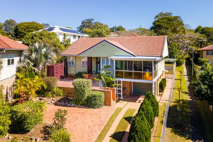 28 Moordale Street, Chapel Hill QLD 4069