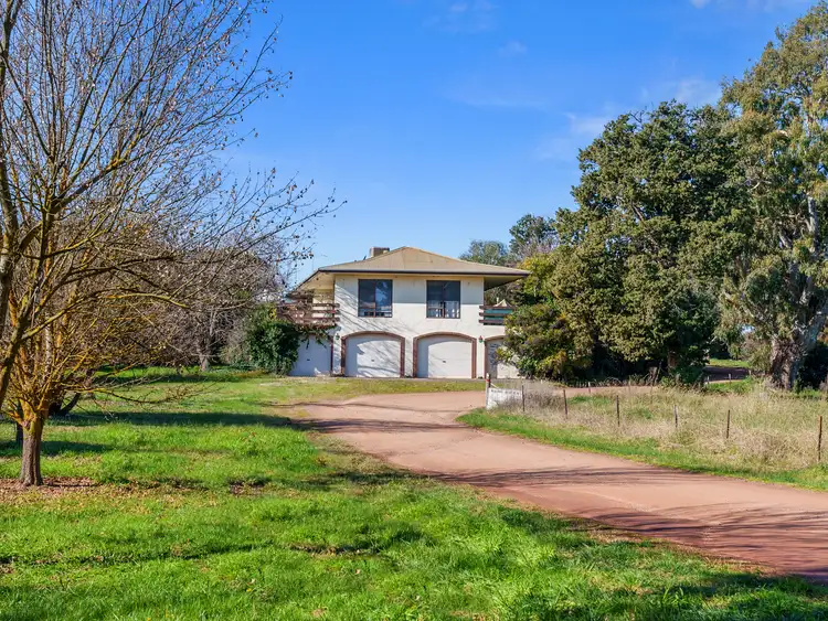 Main view of Homely unit listing, 2/5 Midland Highway, Mansfield VIC 3722