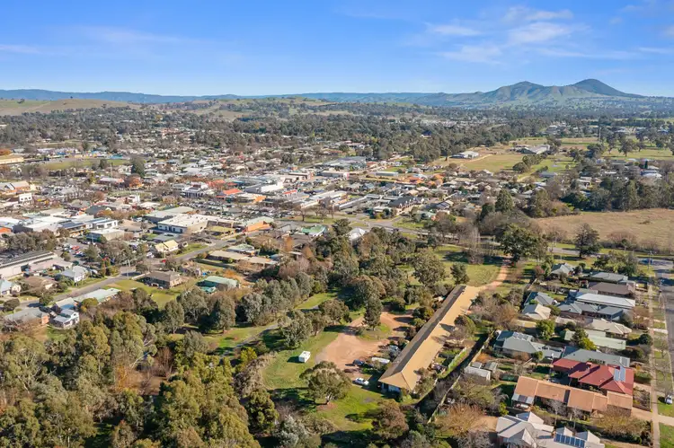 Third view of Homely unit listing, 2/5 Midland Highway, Mansfield VIC 3722