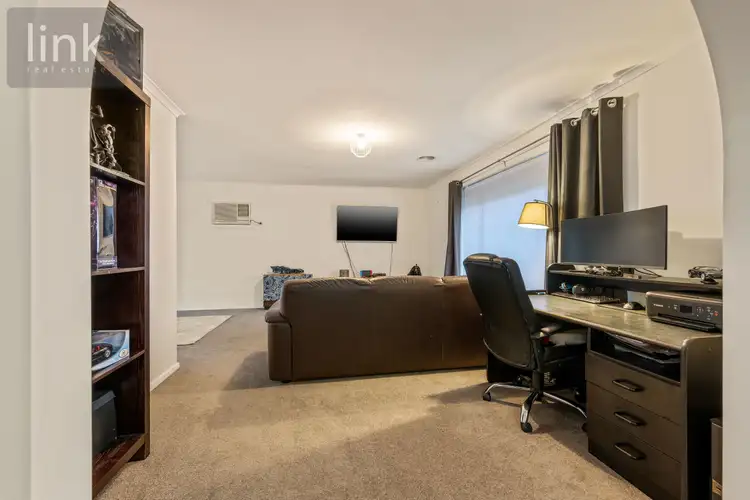 Fourth view of Homely house listing, 401 Elton Court, Lavington NSW 2641