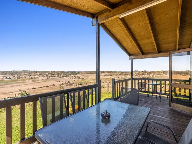 17 Glen Court, Glencoe QLD 4352