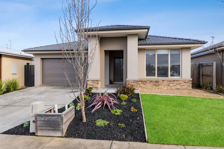25 Ross Street, Armstrong Creek VIC 3217
