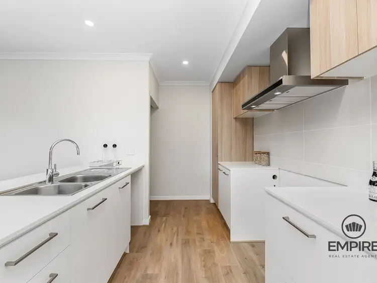36 Treehouse Avenue, Clyde VIC 3978