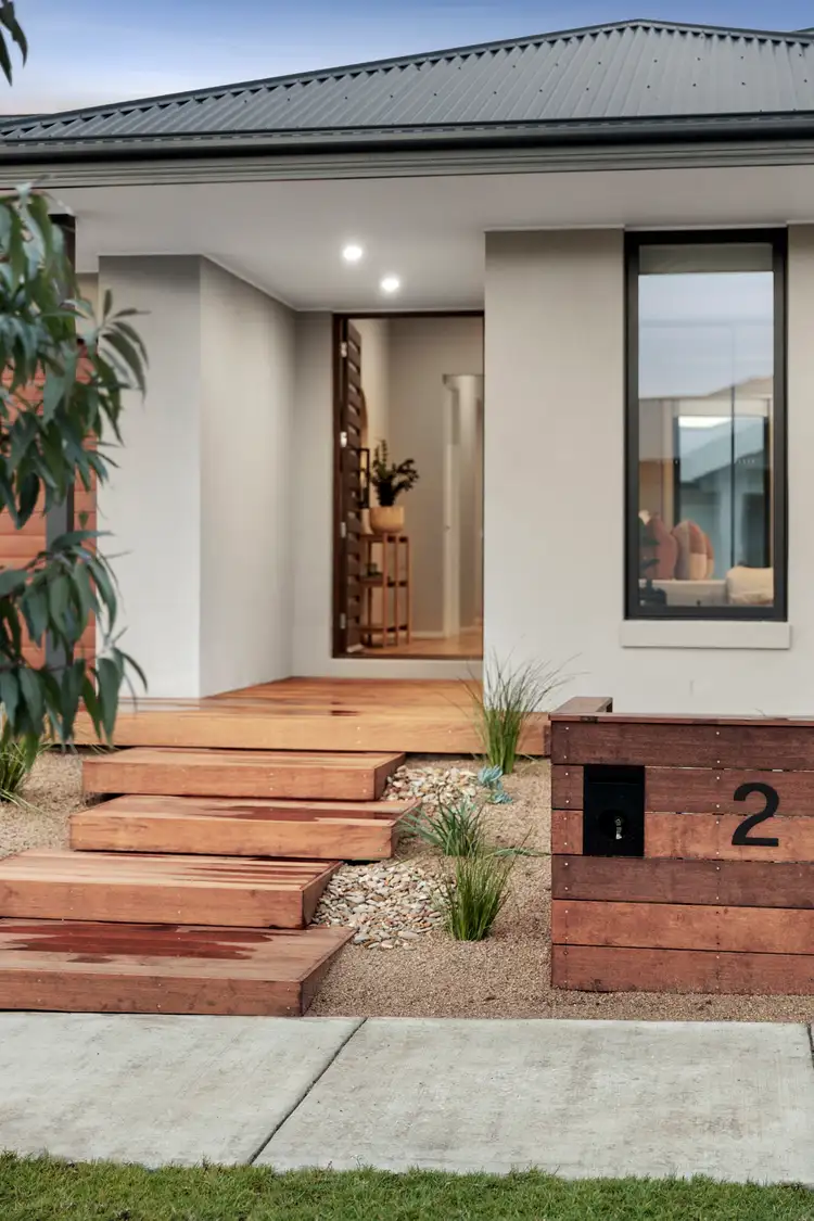 2 Rowands Street, Mount Duneed VIC 3217