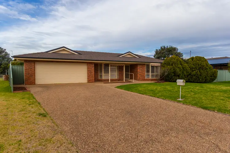 21 Winlee Place, Leeton NSW 2705