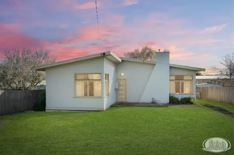 6 Valmai Avenue, Portland VIC 3305