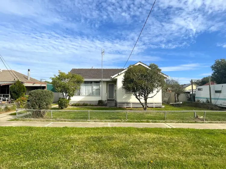 8 Swan Street