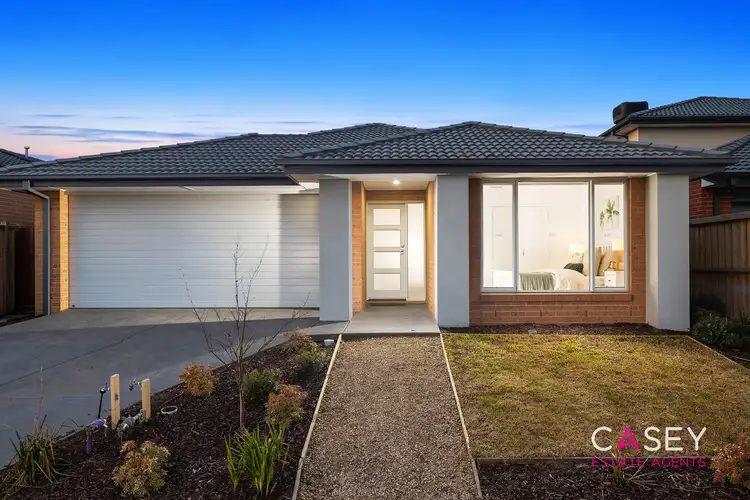 43 Tarnbeck Circuit, Clyde North VIC 3978