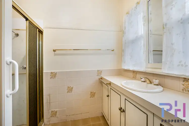 Fifth view of Homely house listing, 3 Wallace Avenue, Flora Hill VIC 3550