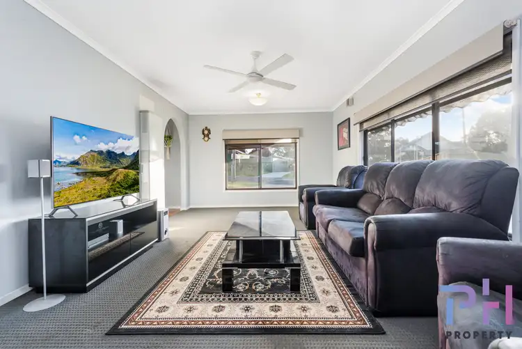 Third view of Homely house listing, 7 Burnie Court, Kangaroo Flat VIC 3555