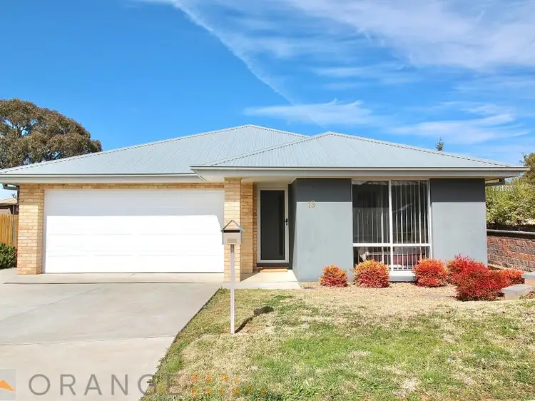 19 Glasson Drive, Orange NSW 2800