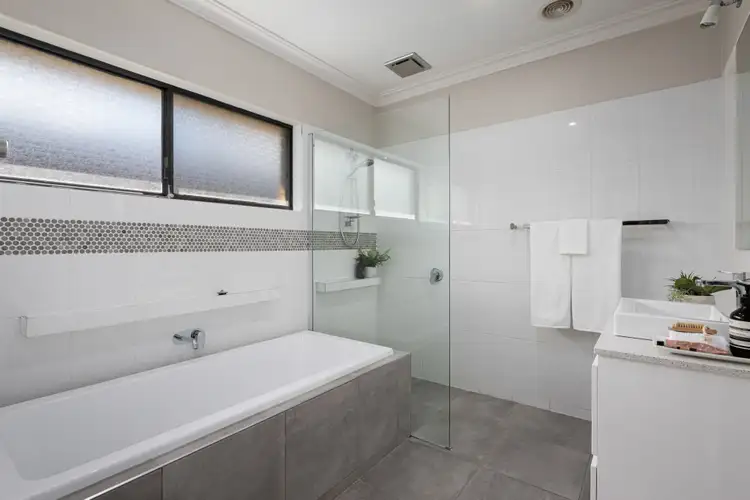 Fourth view of Homely house listing, 7 Western View Drive, West Albury NSW 2640