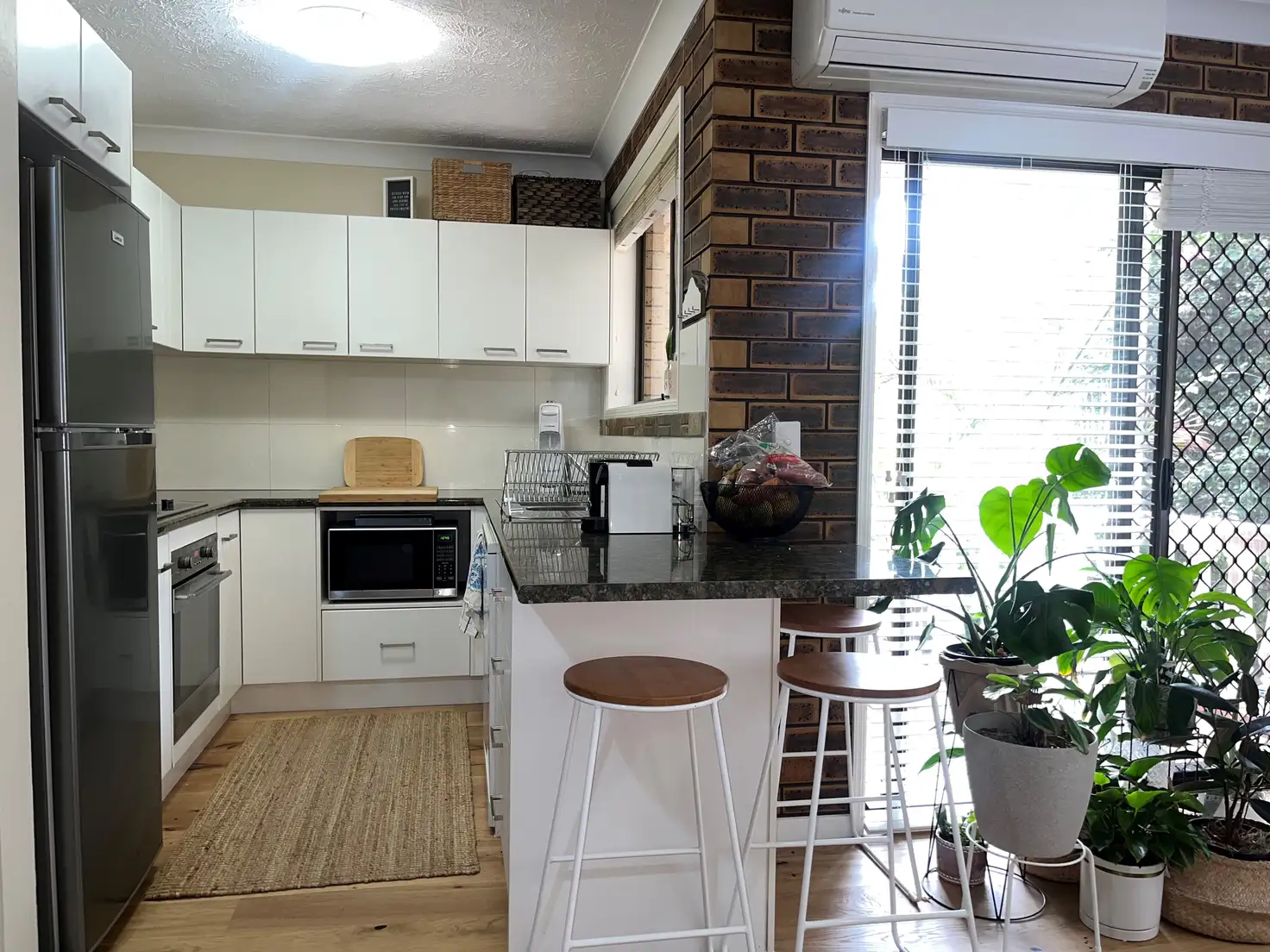 Main view of Homely apartment listing, 5/6 Genoa Street, Surfers Paradise QLD 4217