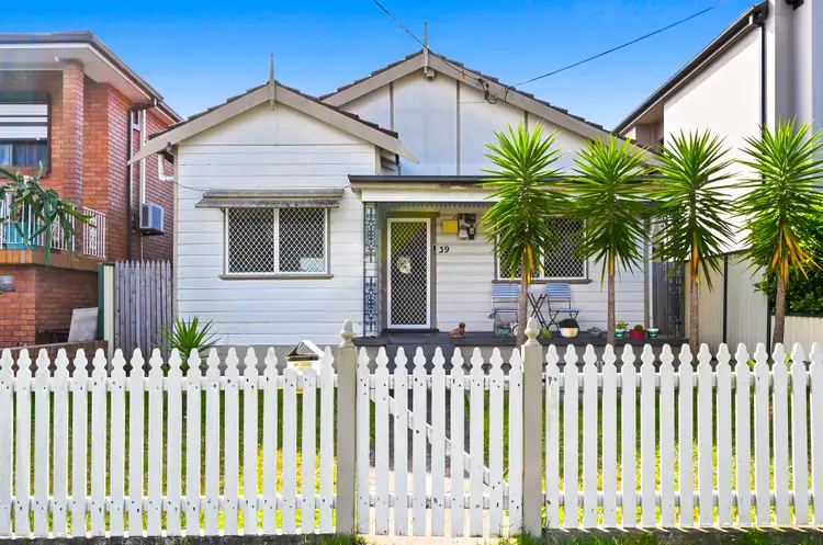 39 Phillip Street, Roselands NSW 2196