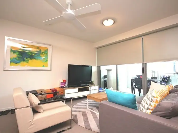 Third view of Homely apartment listing, 35 HARBOUR ROAD, Hamilton QLD 4007