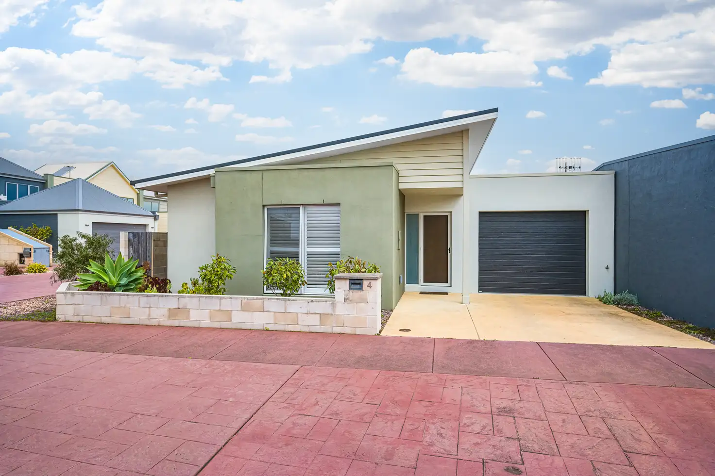 Main view of Homely townhouse listing, 4 Hawick Place, Warrnambool VIC 3280