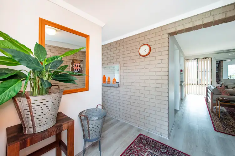 Sixth view of Homely house listing, 2 Ozone Court, Halls Head WA 6210