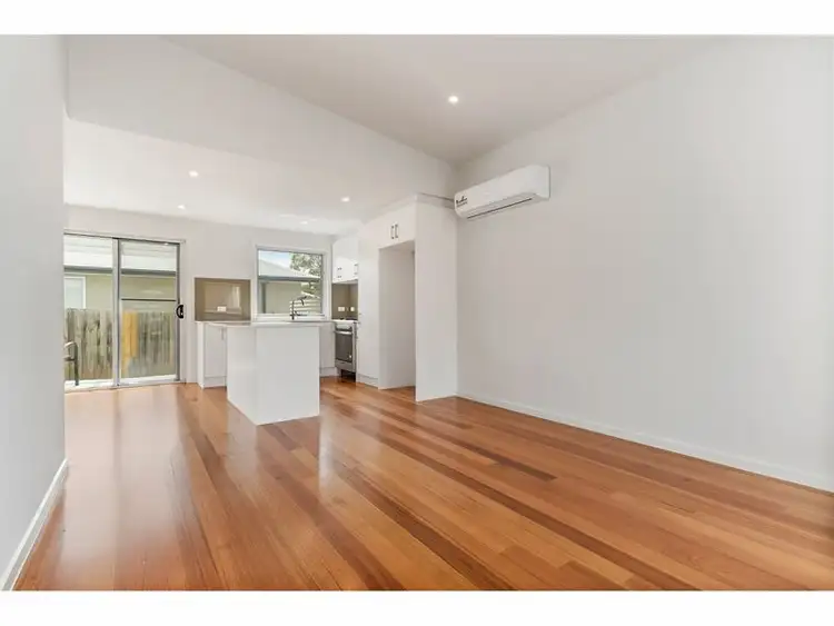 Fifth view of Homely townhouse listing, 2/38 Heatherhill Road, Frankston VIC 3199