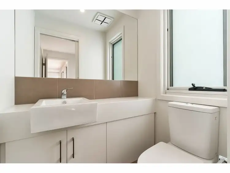 Sixth view of Homely townhouse listing, 2/38 Heatherhill Road, Frankston VIC 3199