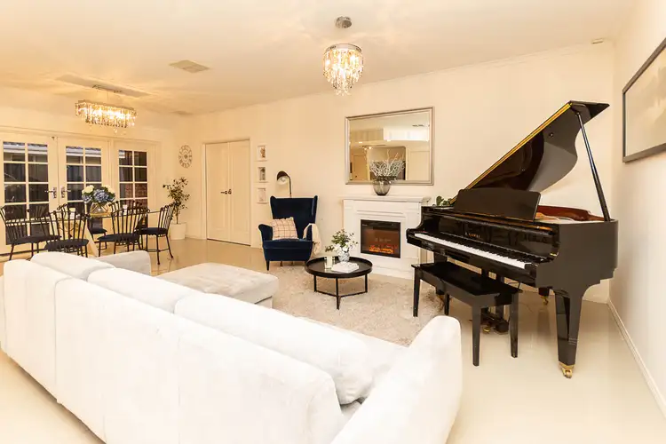16 Whitehart Entrance, Aveley WA 6069