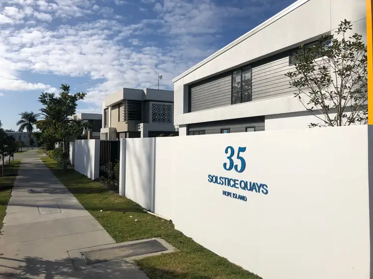 32/35 Sickle Avenue, Hope Island QLD 4212