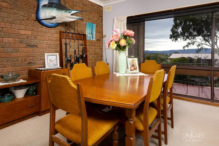 Fifth view of Homely house listing, 10 HALEY CRESCENT, Wodonga VIC 3690