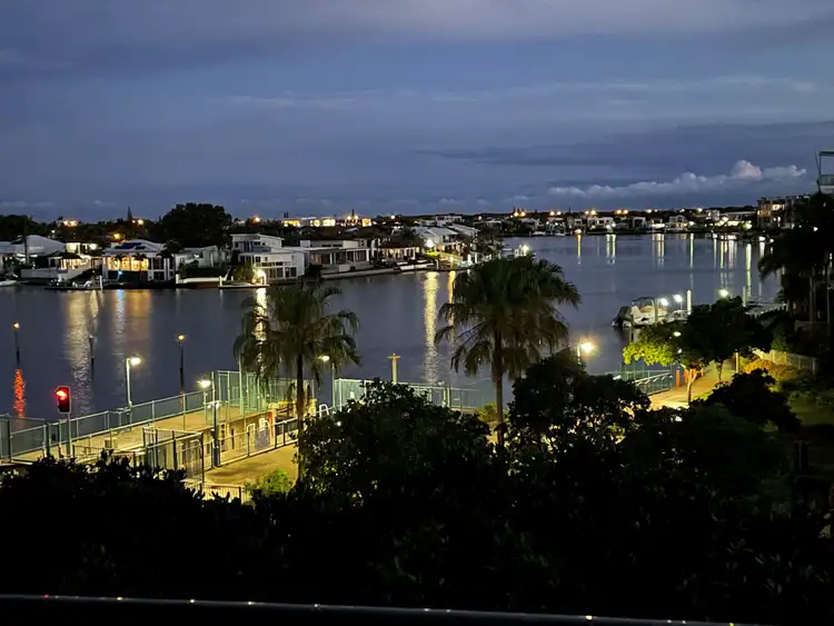 90/57 Grand Parade, Kawana Island QLD 4575