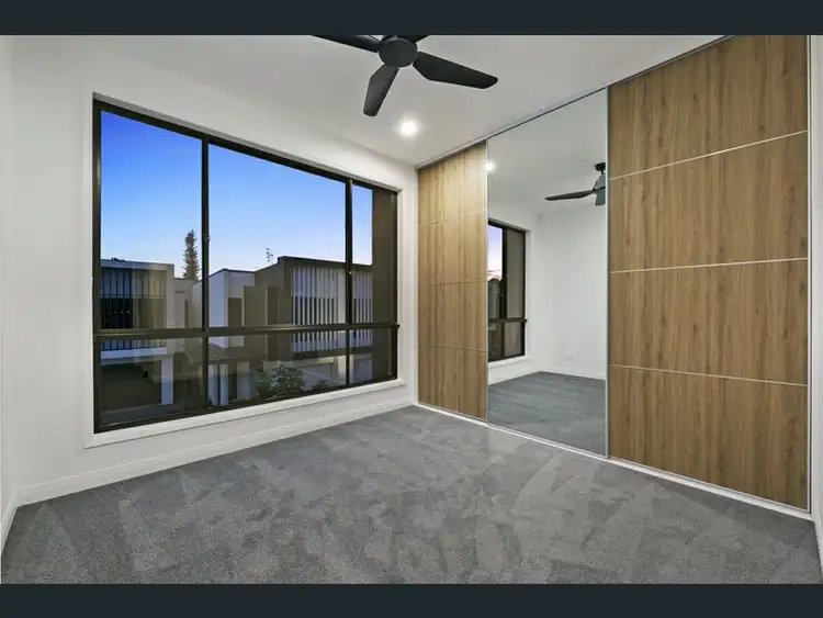 Fourth view of Homely villa listing, 74 HILLVIEW PARADE, Ashmore QLD 4214