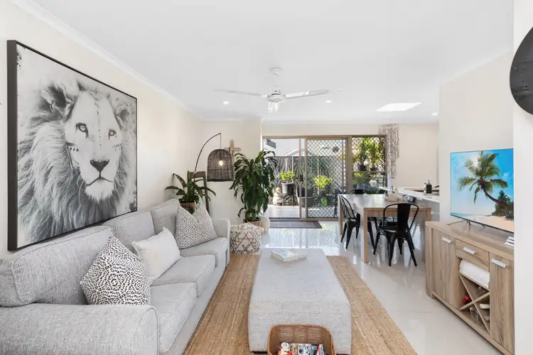 219/24 Lake Weyba Drive