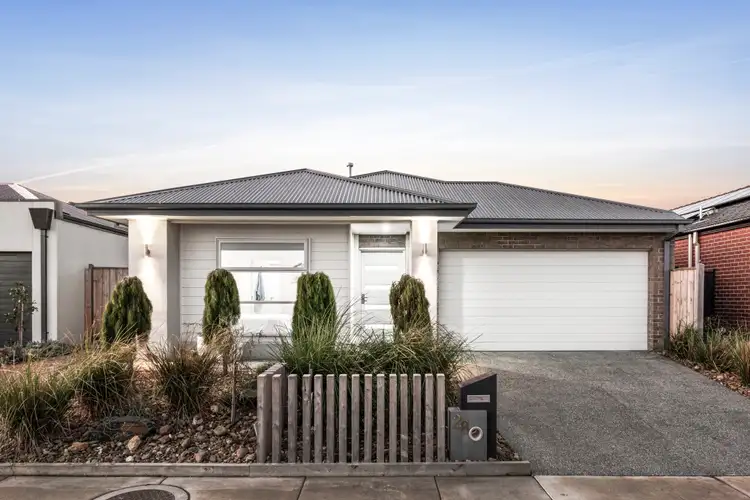 28 Holbrook Drive, Armstrong Creek VIC 3217