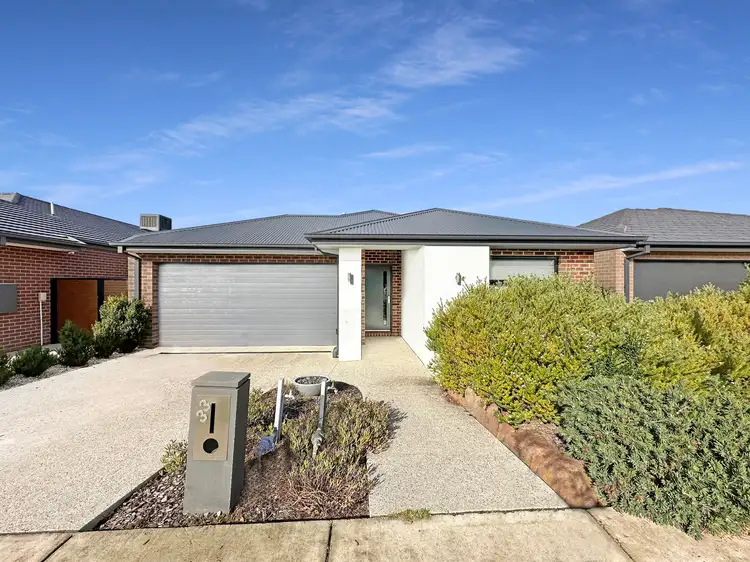 33 Edenhope Circuit, Armstrong Creek VIC 3217